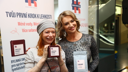 FOTO: Hana Kynychová s herečkou Bárou Štěpánovou.