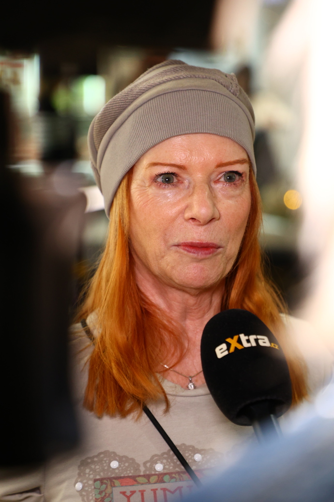 FOTO: Herečka Bára Štěpánová během rozhovoru pro eXtra.cz. – stránka 1