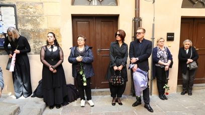 FOTO: První smuteční hosté.