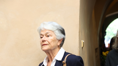 FOTO: Smuteční hosté na pohřbu.