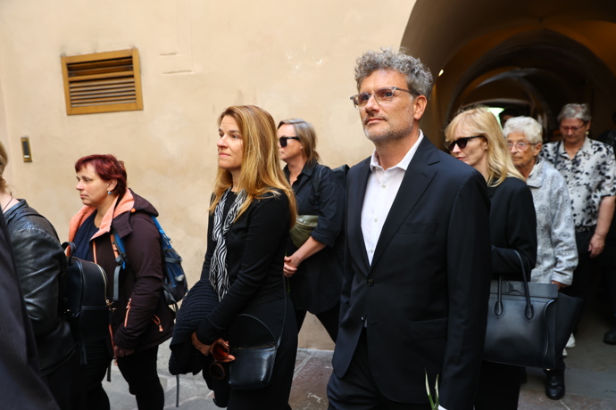 FOTO: Dorazil spisovatel Patrik Hartl. – stránka 28