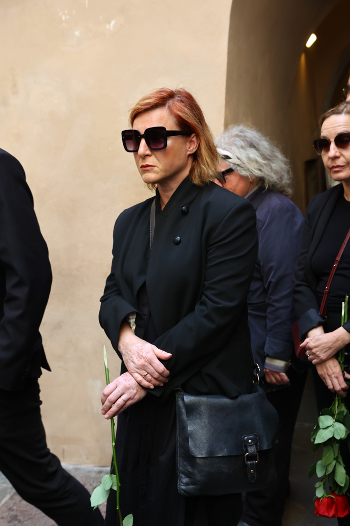 FOTO: Dorazila zdrcená Lenka Krobotová. – stránka 25