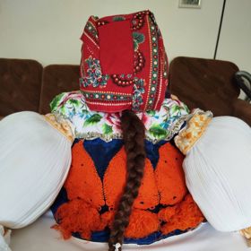 Lifee potom v detailu předvedla pravý cop po své pra prababičce.