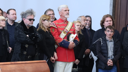 FOTO: Hosté zaplnili celou smuteční síň.