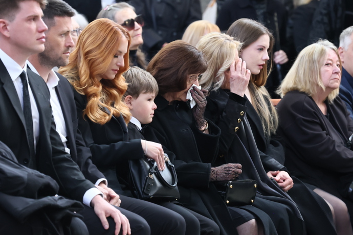 FOTO: Na pohřbu lidé neudrželi slzy. – stránka 3