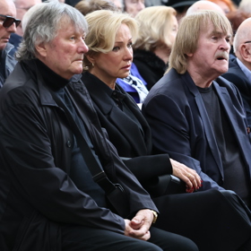 Karel Vágner na pohřbu Václava Hybše.