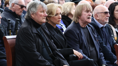 FOTO: Karel Vágner na pohřbu Václava Hybše.