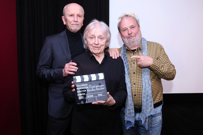 FOTO: Václav Neckář pokřtil staronovou Píseň pro mne. – stránka 7