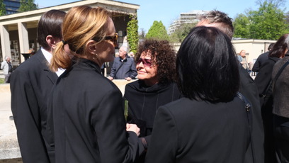 FOTO: Smuteční hosté na pohřbu Václava Hybše.