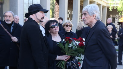 FOTO: Bohuš Matuš na pohřbu Václava Hybše.