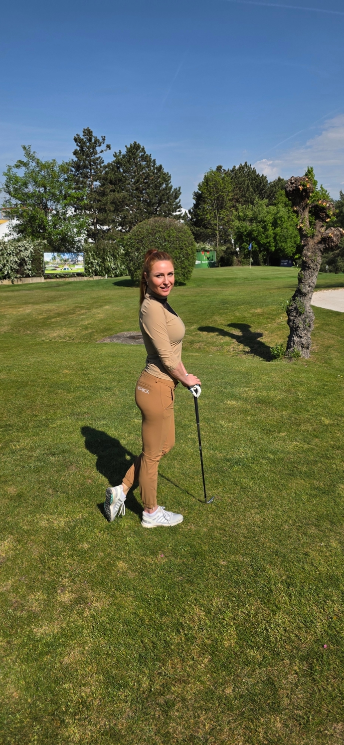 FOTO: Romana Pavelková golf miluje. – stránka 3