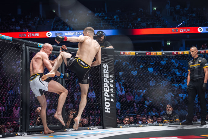 FOTO: Zápas v Oktagonu. – stránka 34