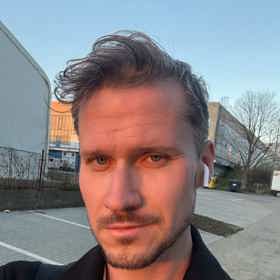 O své postřehy a tipy z bydlení v hostelech a přes Airbnb se Jiří Sádek pravidelně dělí se svou komunitou na Instagramu. 