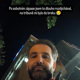 Po skončení derby bylo Jakubovi Kvášovskému na nic z chování fotbalových fanoušků.