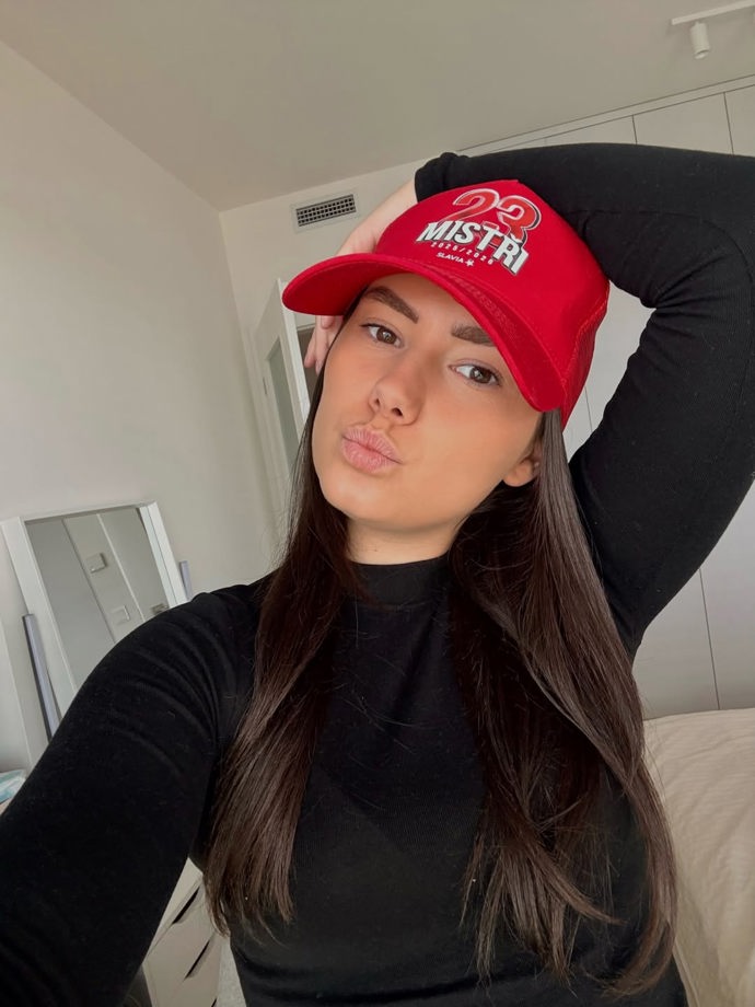FOTO: Aneta Procházková je velmi krásná. – stránka 1