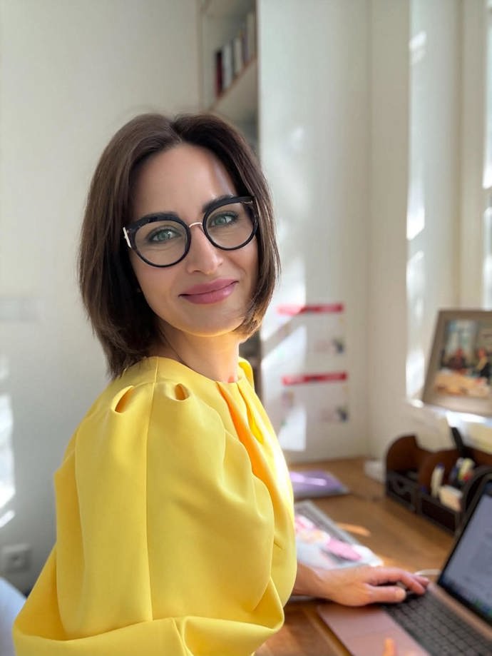 FOTO: Alex Mynářová si nadělila brýle. – stránka 2