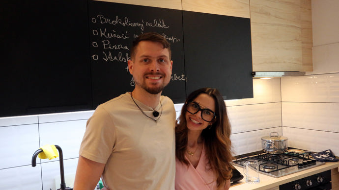 FOTO: Šárka Stejskal s partnerem. – stránka 34