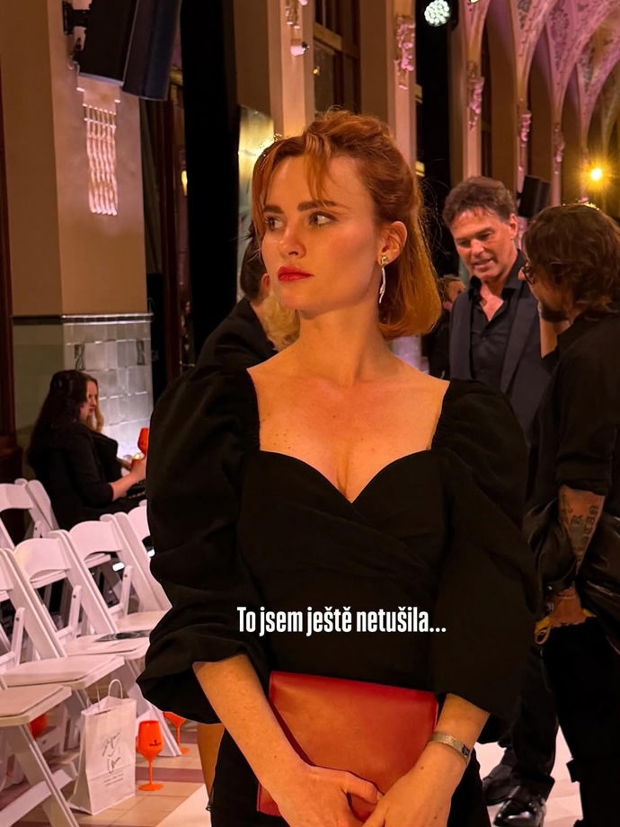 FOTO: V pozadí se ale objevil nezvaný host. – stránka 10