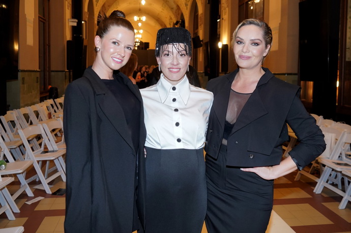 FOTO: Dominika Branišová, Zuzana Lešák Černá a Taťána Kuchařová. – stránka 1