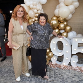 Obě dámy nedávno oslavily významná jubilea. Simoně bylo sedmdesát, Jiřině 95.