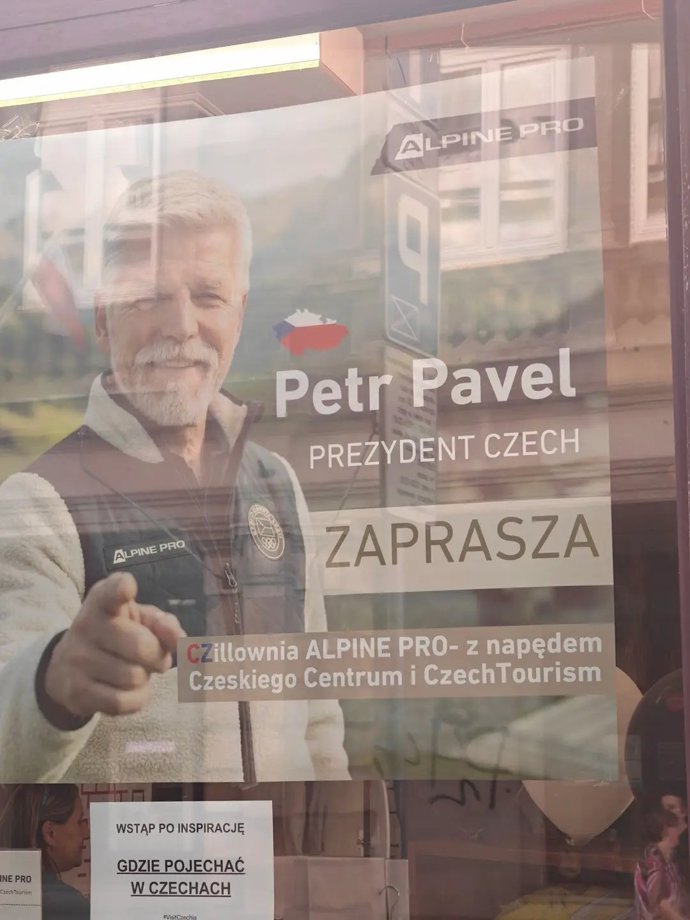 FOTO: Petr Pavel na plakátu v polském Těšíně. – stránka 41