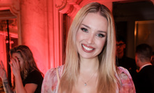 Nicole Šáchová měla odvážný model.