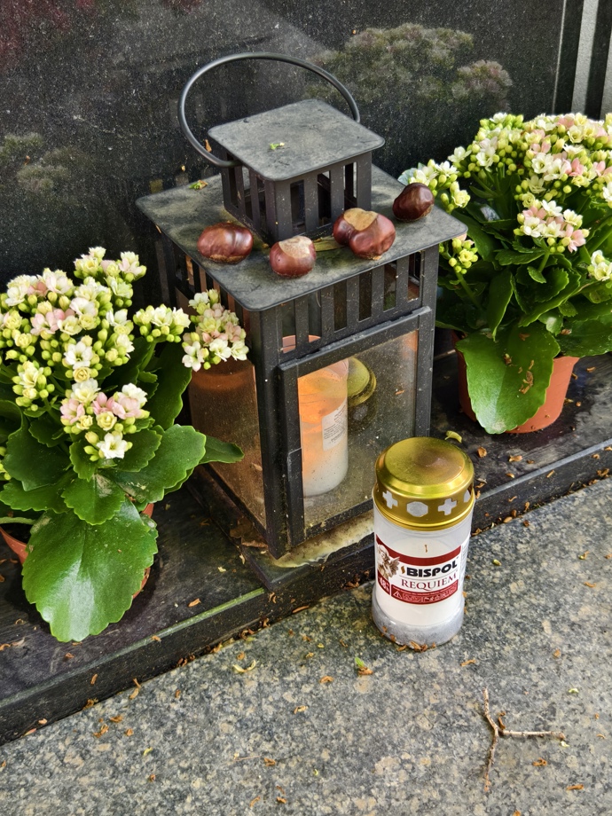 FOTO: Hrob Jiřího Bartošky. – stránka 2