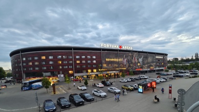 FOTO: Fotbalový stadion Eden je uzavřen pro fanoušky.