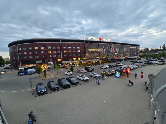 FOTO: Fotbalový stadion Eden je uzavřen pro fanoušky. – stránka 9