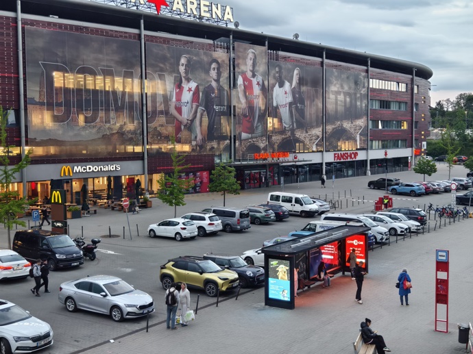 FOTO: Fotbalový stadion Eden. – stránka 8