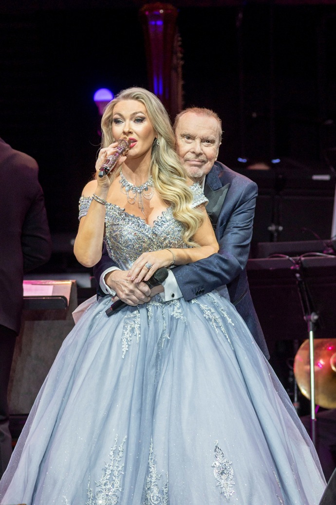 FOTO: Lenka Graf na oslavě Štefana Margity. – stránka 5