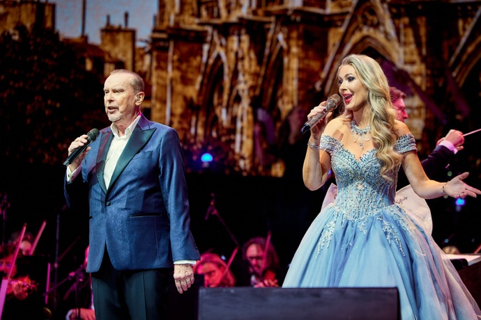 FOTO: Lenka Graf na oslavě Štefana Margity. – stránka 4