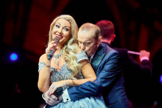 FOTO: Lenka Graf na oslavě Štefana Margity. – stránka 3
