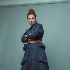 Začalo to košilí a skončilo velmi úzkou spoluprací. Martina Preissová se Eliškou Tomkovou nejen nechá oblékat, ale také jí pózuje jako modelka. 