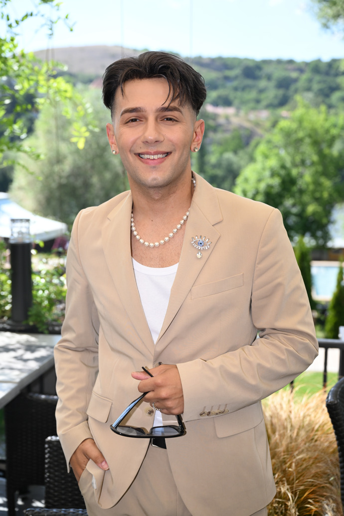 FOTO: Zpěvák Jan Bendig má styl. – stránka 5
