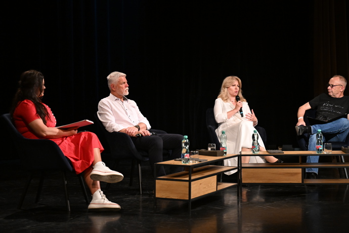 FOTO: Petr Pavel a Zuzana Čaputová na festivalu Mezi ploty.