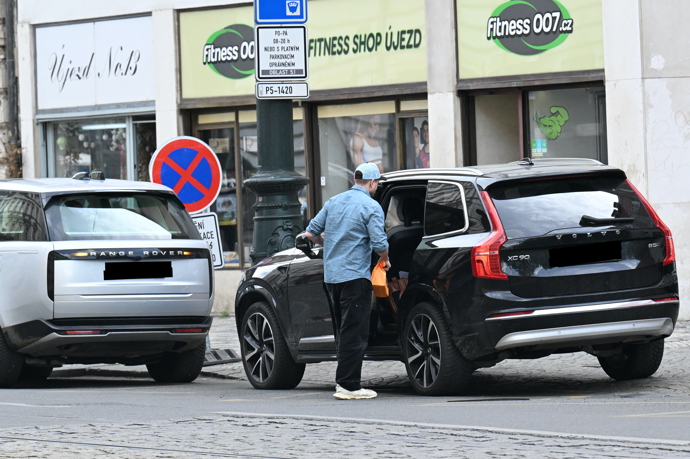 FOTO: Ondřej Brzobohatý u auta. – stránka 2
