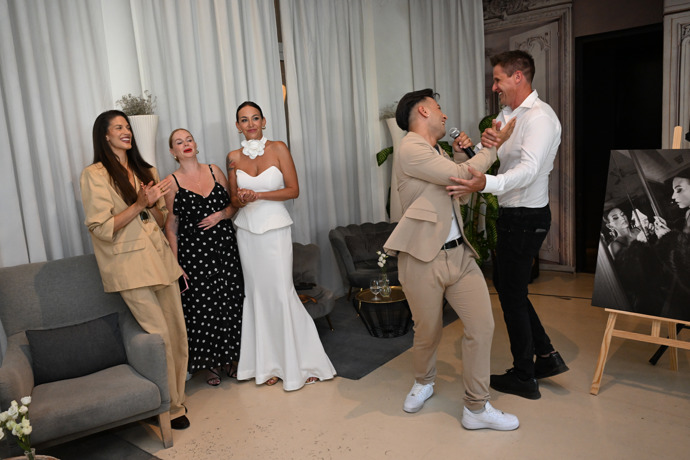 FOTO: Prý viděl pohled Agáty a věděl, že musí. – stránka 18