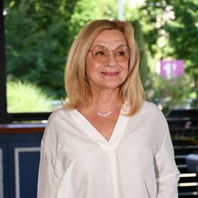 Jana Paulová vsadila na tolik oblíbenou bílou halenku 