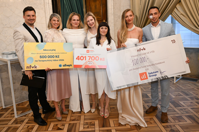 FOTO: Nadace obdržela šek. – stránka 3