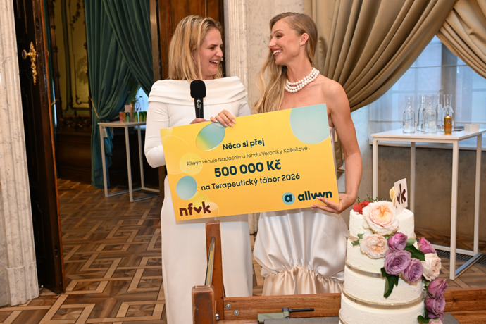 FOTO: Veronika Kašáková podporuje dětské domovy. – stránka 1