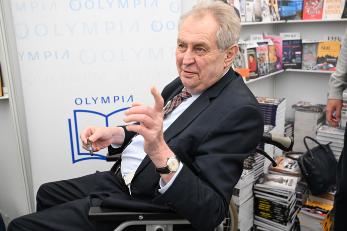 FOTO: Bývalý prezident Miloš Zeman. – stránka 26