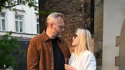 FOTO: Ondřej Novotný přišel s partnerkou Renatou Langmannovou.