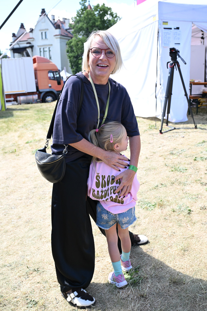 FOTO: Martina Pártlová na festivalu zazpívala. – stránka 2