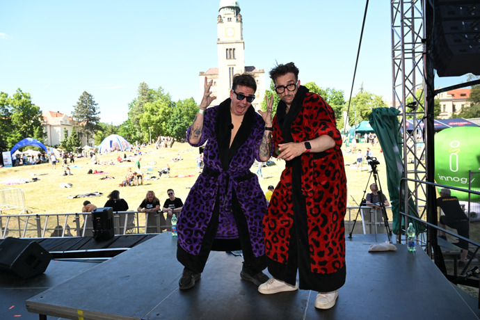 FOTO: Dominik Turza alias DJ Roxtar na festivalu Mezi ploty. – stránka 12