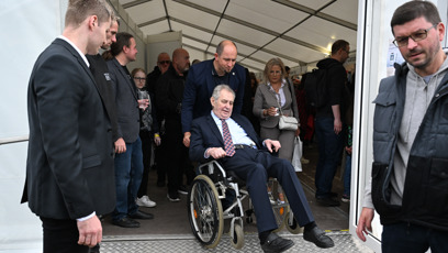 FOTO: Miloš Zeman na akci Svět knihy.