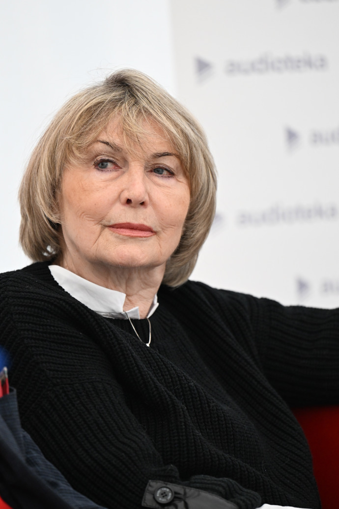 FOTO: Dorazila i herečka Eliška Balzerová. – stránka 9