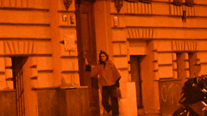 FOTO: Daniela Brzobohatá se rozhlížela kolem sebe.
