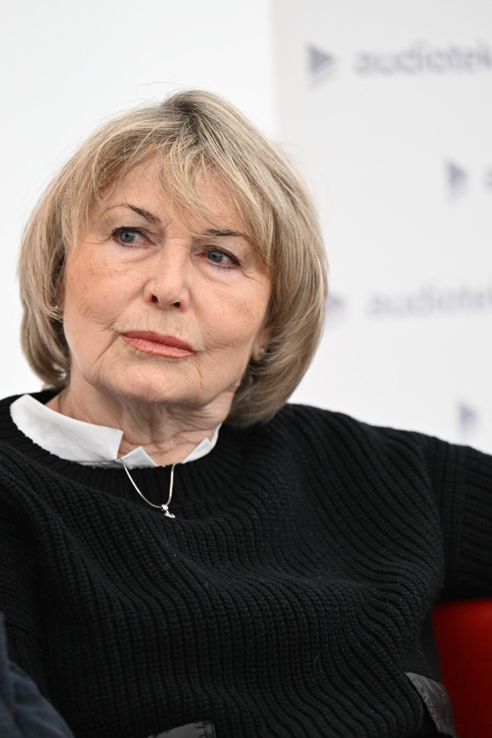 FOTO: Herečka Eliška Balzerová. – stránka 2
