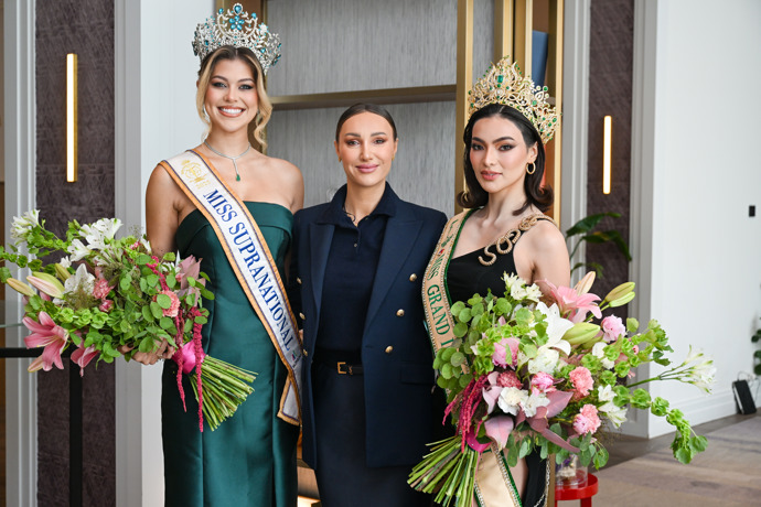 FOTO: Makarenko s Miss Grand International a Miss Supranational. – stránka 1